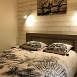 Appartement :   suite Privée Au Pied De La Cathédrale  Laon