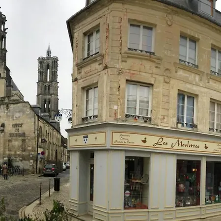 :   suite Privée Au Pied De La Cathédrale  Appartement Laon