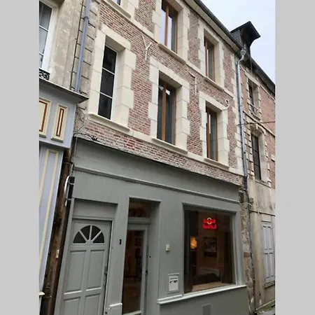 : « suite Privee Au Pied De La Cathedrale » Апартаменты Лан