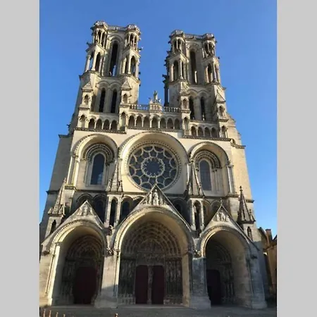 : « suite Privee Au Pied De La Cathedrale » *